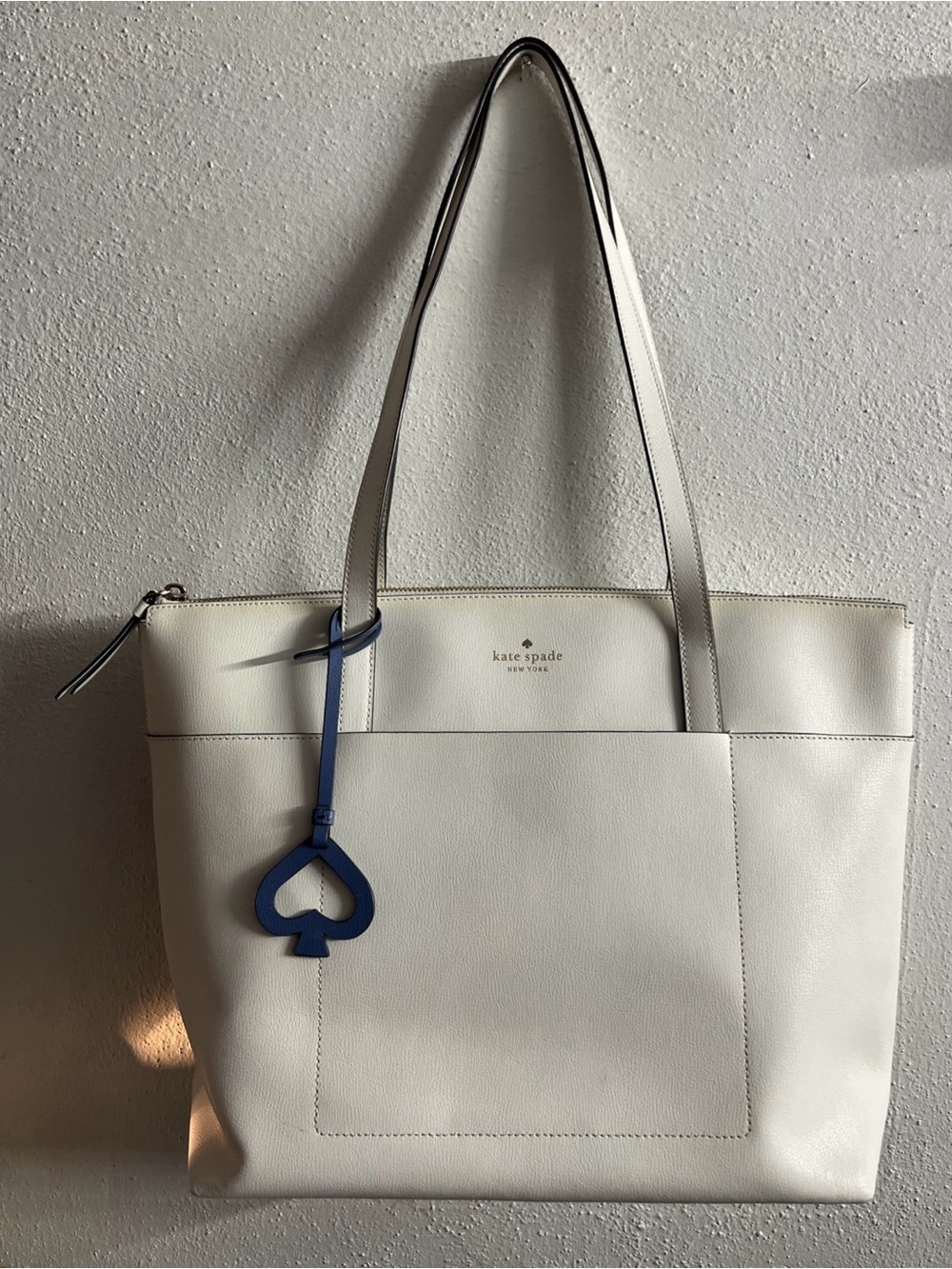 Kate Spade New York off-white leather Patricia tote w/blue hangtag & interior - Picture 9 of 10